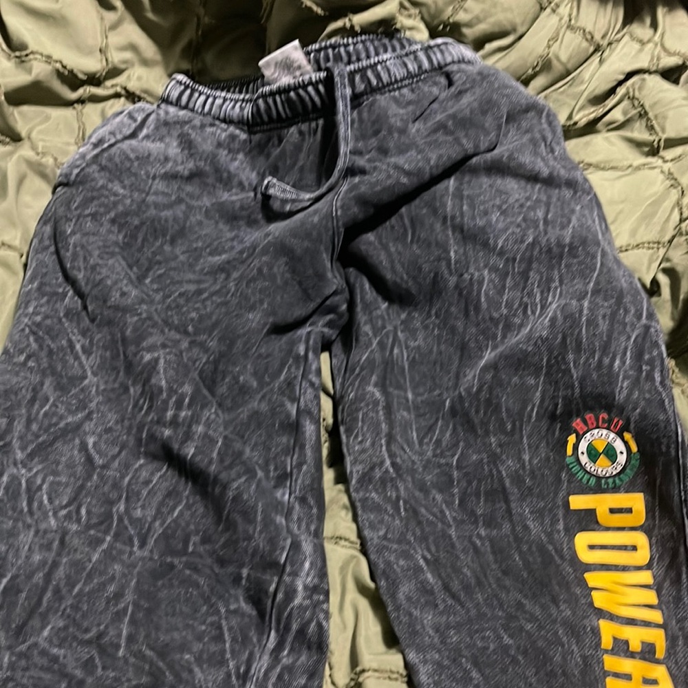 🔥Pick 4/20 🔥Dark gray HPCU sweats medium